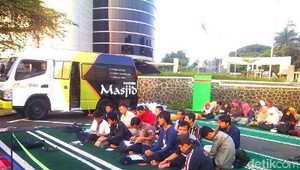 Impian Sobirin Memasang Internet Gratis di Masjid Berjalan