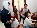 Pssstt! Prilly Bisik-bisik Apa Tuh dengan Aliando?