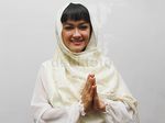 Ketika Julia Perez Tampil Berkerudung