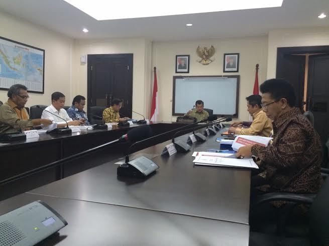 JK Kumpulkan Menteri Bahas Larangan Pakai Dolar di Dalam Negeri