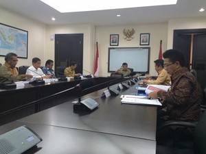 JK Kumpulkan Menteri Bahas Larangan Pakai Dolar di Dalam Negeri