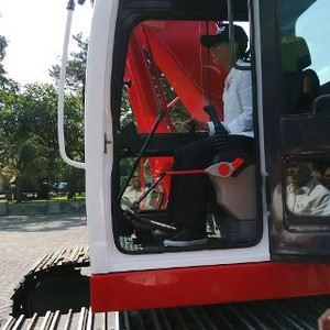Pindad Bikin Ekskavator, BUMN Karya Minta Harganya Lebih Murah dari Impor