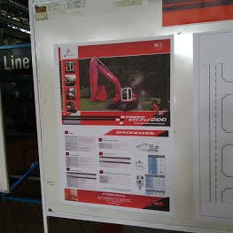 Menteri Rini Blusukan ke BUMN Senjata di Bandung