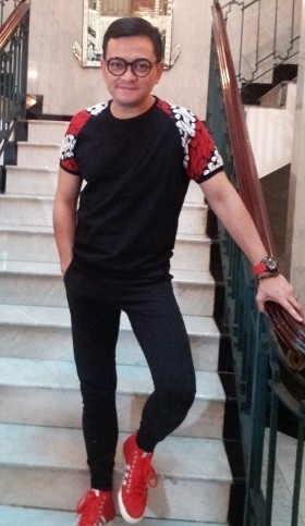 Siap Nyanyi Bareng Hedi Yunus di Mini Konser Religi Malam Ini?