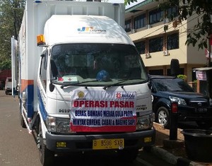 Operasi Pasar Bulog Diserbu Ibu-Ibu, Sampai Ada yang Kehabisan Nafas