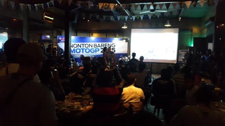 Nobar MotoGP Meriah di Balapan yang Gila