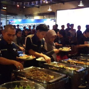Berbuka Dulu, Nobar MotoGP Kemudian