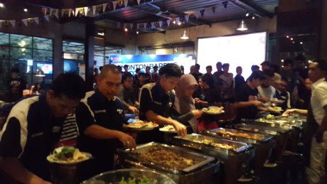Berbuka Dulu, Nobar MotoGP Kemudian
