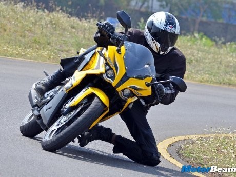 Bajaj Kembangkan Motor Balap Pulsar 200 Super Sport?