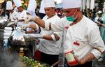 Koki Hotel Demo Masak di Tugu Yogyakarta