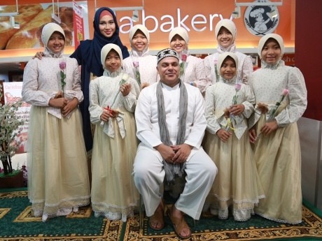 Haddad Alwi Rilis Album Sambil Lepas Kangen dengan Fans Haddad Alwi Rilis Album Sambil Lepas Kangen dengan Fans