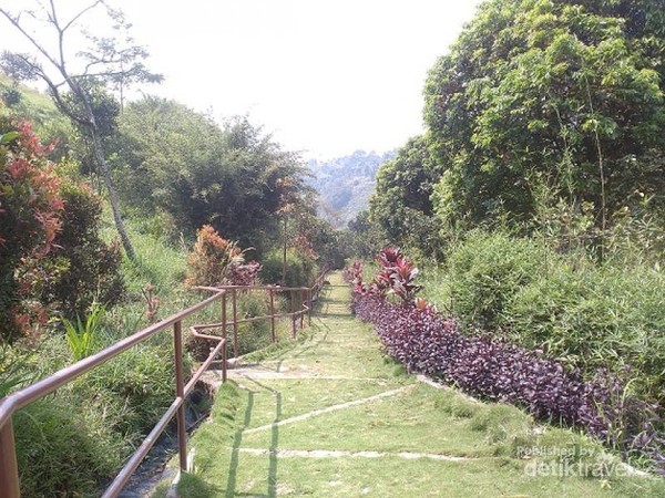 Curug Cibarjan Taman Surga Yang Tersembunyi Di Bogor