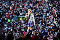      Di Heinz Field, Pittsburgh, Pennsylvania, pada 6 Juni lalu, konser Taylor Swift sukses dibanjiri penonton. Jason Merritt/Getty Images/detikFoto.