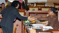 Prioritas yang akan dia laksanakan bila menjadi hakim agung, dia menjelaskan, akan membantu Mahkamah Agung (MA) mewujudkan visi dan misinya. Dia menjelaskan mengapa dirinya layak dipilih menjadi hakim agung. Lamhot Aritonang/detikFoto.