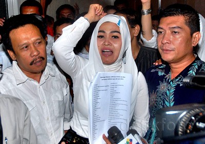 Pendukung Sutiyoso Sambangi DPR