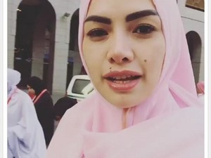 Umrah di Bulan Suci Ramadan, Alis Nikita Mirzani Tetap Hits