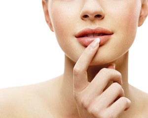 Bibir Kering dan Pecah-pecah? Atasi dengan Pola Makan Mediterania