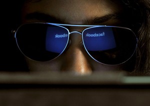 Waspada Kena Pelet, Para Gadis Harus Hati-hati Berkenalan Pria di Facebook