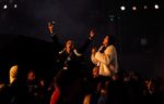 Kendall Jenner dan Cara Delevingne Menari-nari di Konser Kanye West