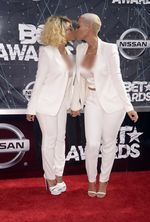 Nicki Minaj Hingga Rihanna Ramaikan BET Awards 2015