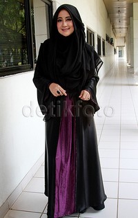 Pipik sendiri mengaku sampai saat ini masih pasrah jika bicara soal pasangan. Pool/Gus Mun/detikFoto.