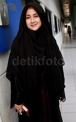 Pipik Pasrah Soal Pasangan