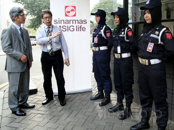 Asuransi Petugas Keamanan Perempuan