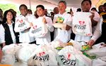 Tomy Winata, Gobel, dan Yuddy Gelar Pasar Murah