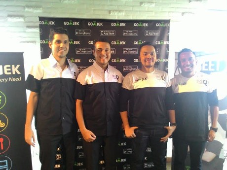 Pengendara Go-Jek Dilatih Safety Riding oleh Rifat Sungkar