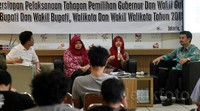 Para pembicara memberikan pemaparan.