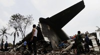 Pesawat buatan tahun 1964 itu jatuh sekitar pukul 11.50 WIB. Hingga Selasa (30/6/2015) malam, sudah 53 jenazah yang dikirim ke Rumah Sakit Umum Pusat (RSUP) Haji Adam Malik, Medan. Atar/AFP/detikFoto.