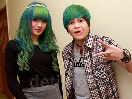 Mitha Tak Peduli Omongan Orang, Dara Belum Pernah Warnai Pink Rambutnya