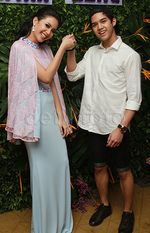 Ehmm... Al Ghazali Cium Tangan Puteri Indonesia 2014