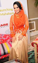 Ramadan, Krisdayanti Rilis Brand Jilbab