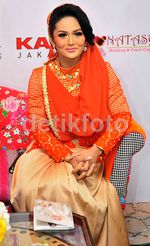 Ramadan, Krisdayanti Rilis Brand Jilbab