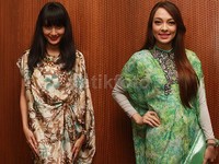 Artika (35) dan Reisa (29) saat ditemui di acara ulang tahun Elvira yang ke-22 di Soehana Hall, Energy Building, Jakarta Pusat, Senin (29/6/2015). Pool/Gus Mun/detikFoto.