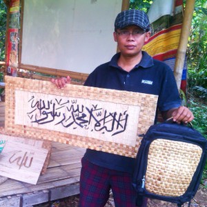 Indra Manfaatkan Eceng Gondok di Citarum Menjadi Aneka Produk Kerajinan Tangan