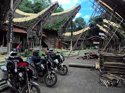 Menikmati Pesona Tana Toraja