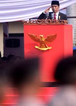 Pita Hitam Jokowi di HUT Bhayangkara