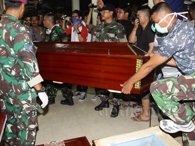 Peti Jenazah Disiapkan di RS Adam Malik