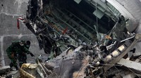 Ratusan personel TNI, SAR, Polri, dan petugas medis juga masih di lokasi.
