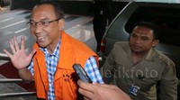 Dia hanya memastikan bahwa kasusnya belum masuk ke tahap dua.