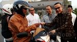 Masyarakat Indonesia Anti Pemalsuan Bagikan Takjil