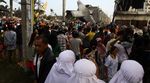 Warga Berkerumun di Lokasi Jatuhnya Hercules