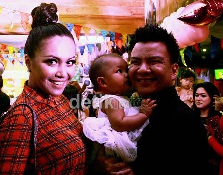 Denada Putuskan Cerai, Anak Kerap Tanya Keberadaan Jerry Aurum