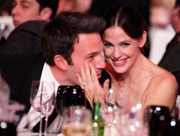 Ben Affleck dan Jennifer Garner terlihat sangat mesra di acara 16th annual Critics' Choice Movie Awards di Hollywood Palladium pada 2011.     