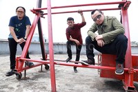 Menurut Kin, suara Rio di lagu tersebut memperkuat dan membuat lagu terasa lebih segar.