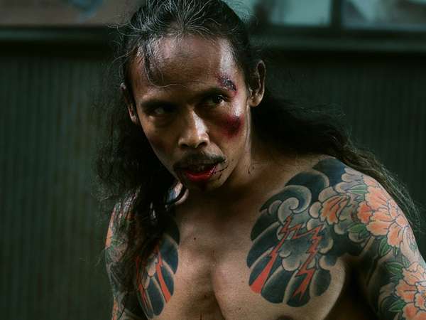 Aksi Sangar Yayan Ruhiyan di Film 'Yakuza Apocalypse' Aksi Sangar Yayan Ruhiyan di Film 'Yakuza Apocalypse'