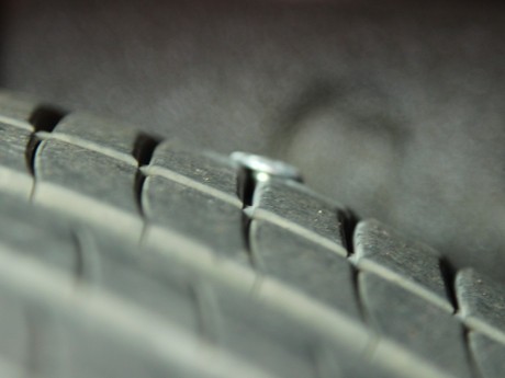 Hati-hati, Ada Paku Mengintai Ban Anda di Tol Cipali