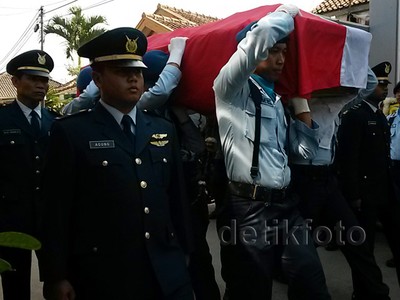 Jenazah Sertu Aang Subarya Dimakamkan